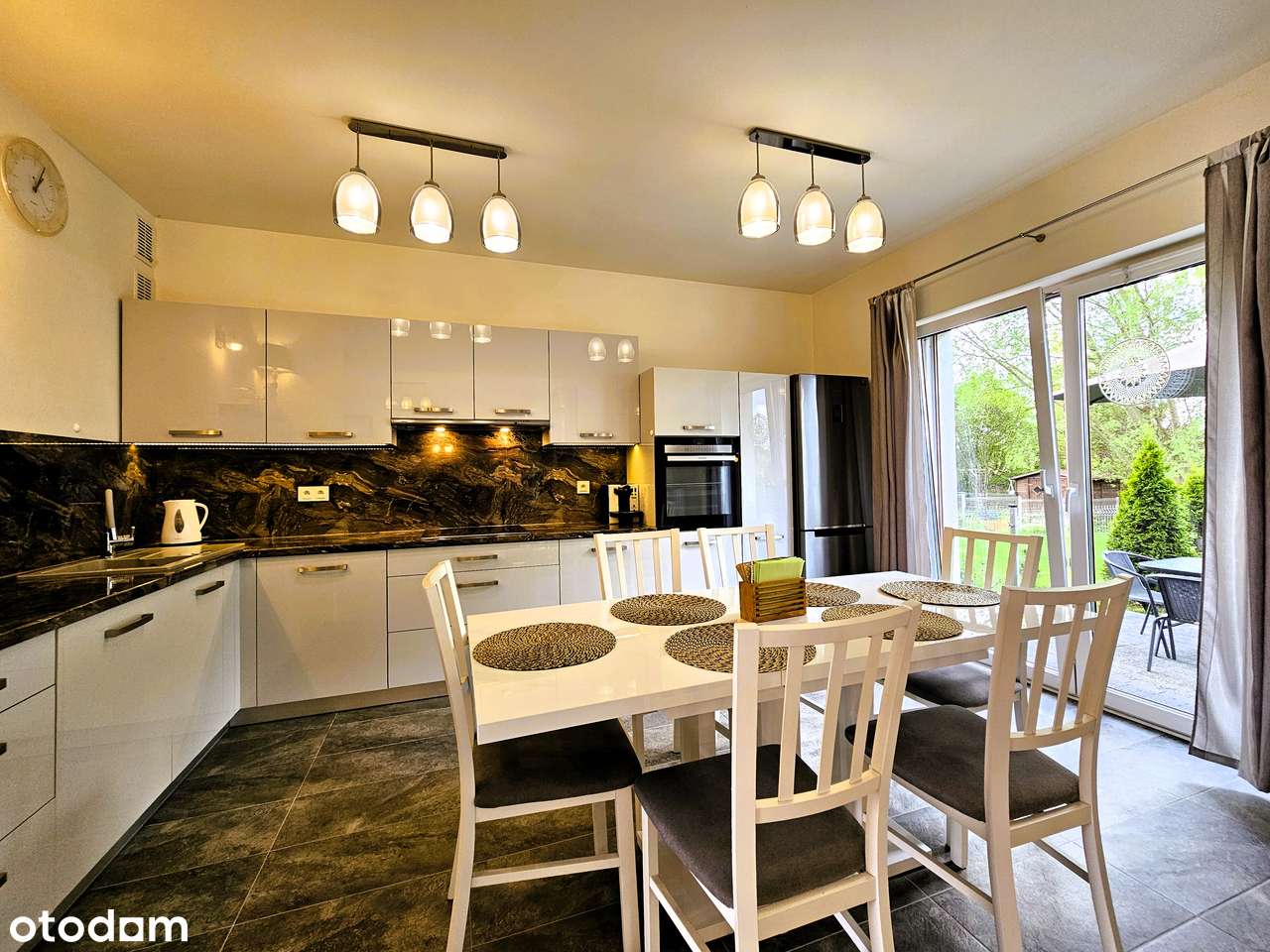 Gotowy do zamieszkania dom - ogródek / garaż - Pełny obrazek: 4/17