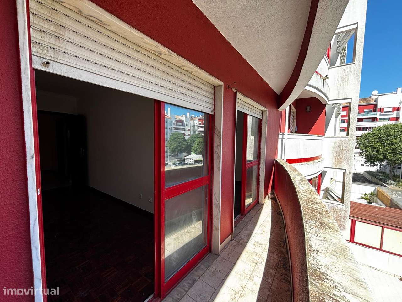 Apartamento T2 com garagem na Urbanização Moinho da Cavaleira-19