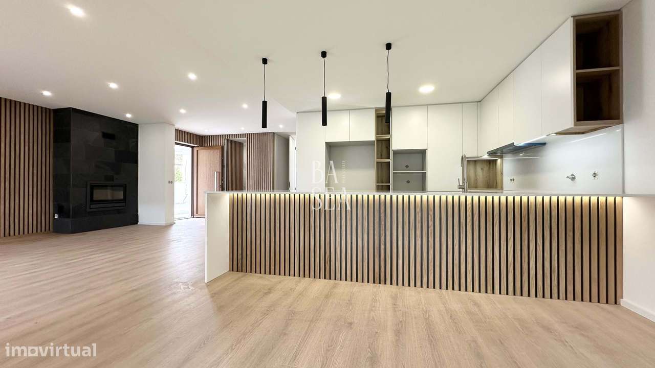 Moradia T4 Nova De Dois Andares Em Palmeira Braga