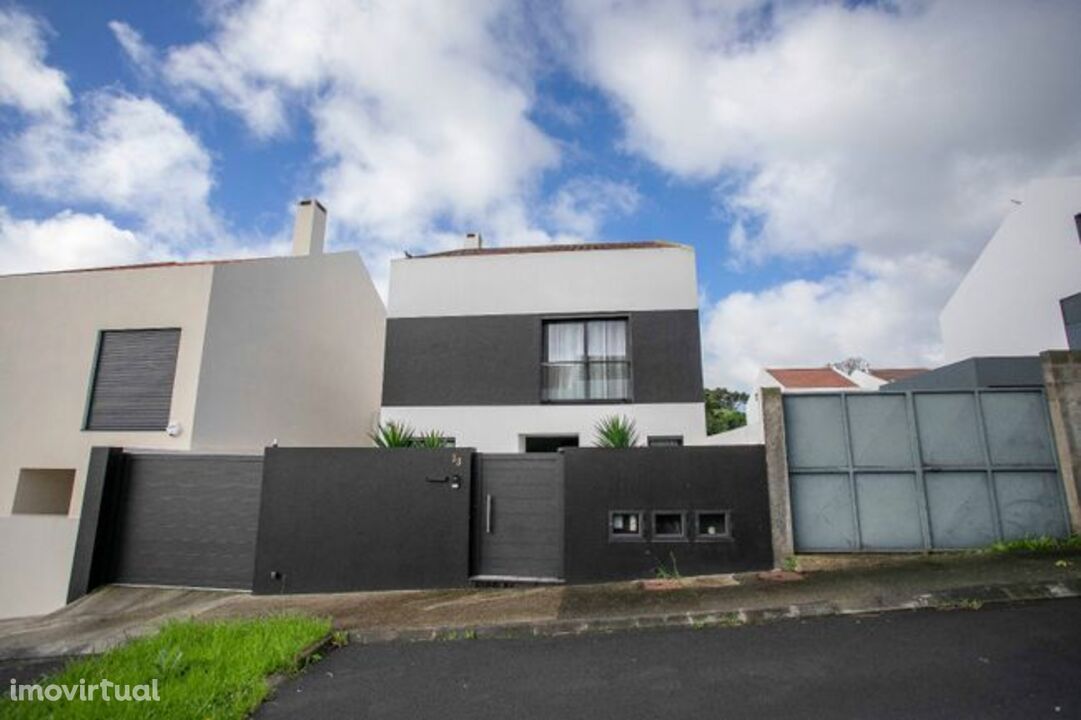 Comprar casa T3 Ponta Delgada Azores Houses For Sale 3Bedroom Property