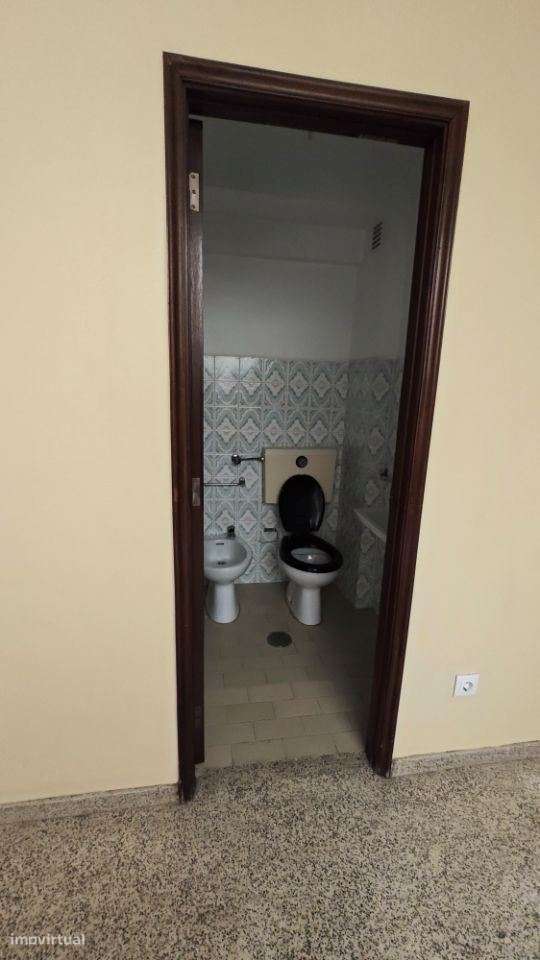 Escritório / 20 m2 / Rua Brito Capelo / Matosinhos - Grande imagem: 4/8