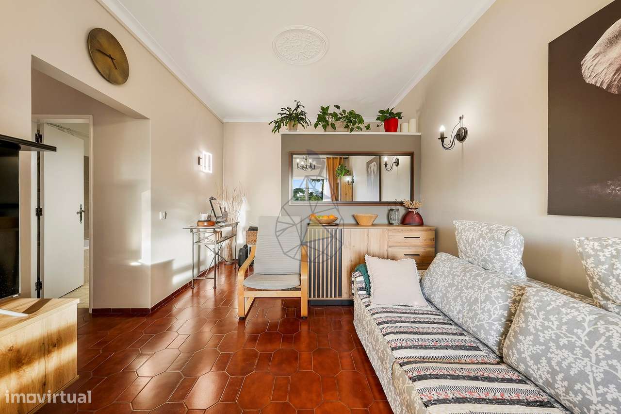 T2 em Bemposta com arrecadação privativa e terraço comum espaçoso  - A-14