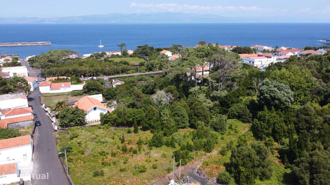 Ruina para reconstrução em Sao Roque do Pico-12