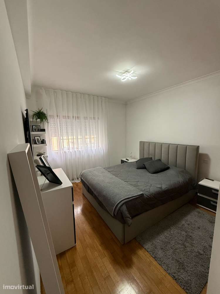 Apartamento T4 Marinha Grande com garagem-10