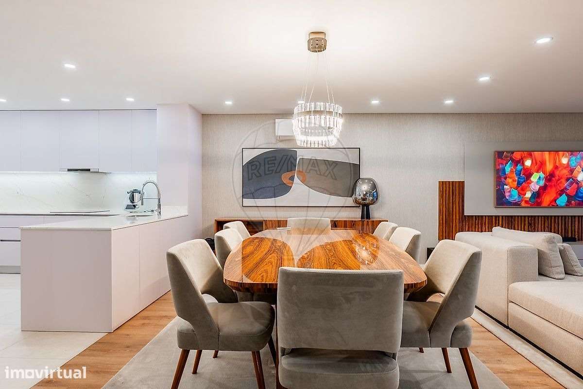 Moradia de Luxo T3+1 com Piscina Aquecida -300m da Praia em Matosinhos - Grande imagem: 4/39