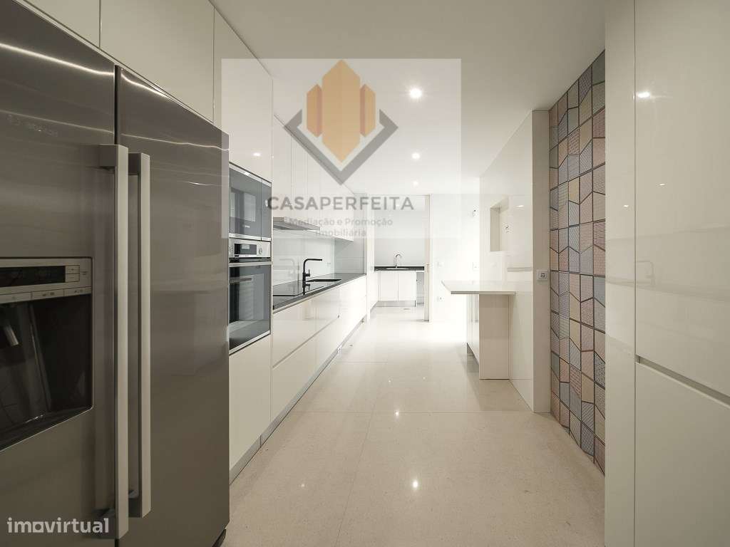 Luxuosa Moradia T4 a 150 metros da Praia - Madalena-50