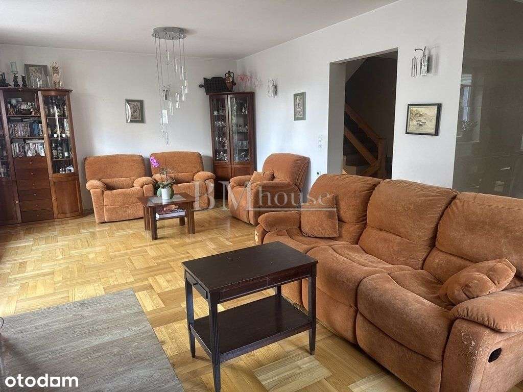 Dom z garażem, 6 pokoi i poddasze-2