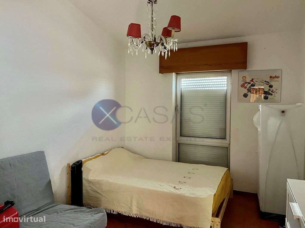 Moradia para remodelação, situada em Albarraque.-11