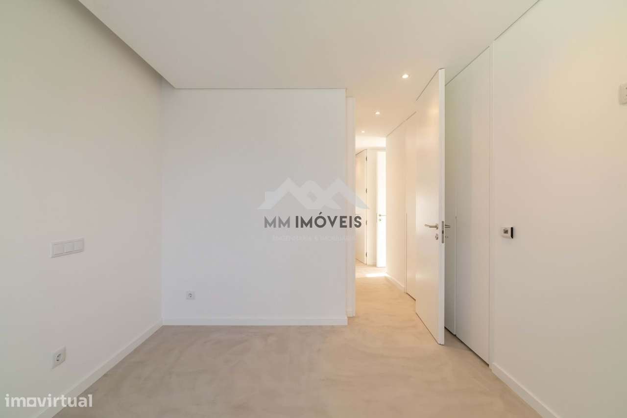 Moradia T3+1 | NOVA | Piscina | Francelos | 4 Frentes | Box | Praia-55