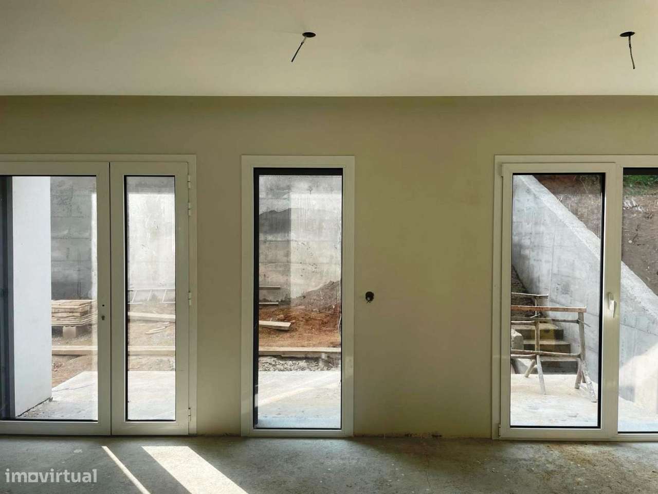 Moradia em Banda Nova V4 – Parada de Tibães, Localização Tranquil-5