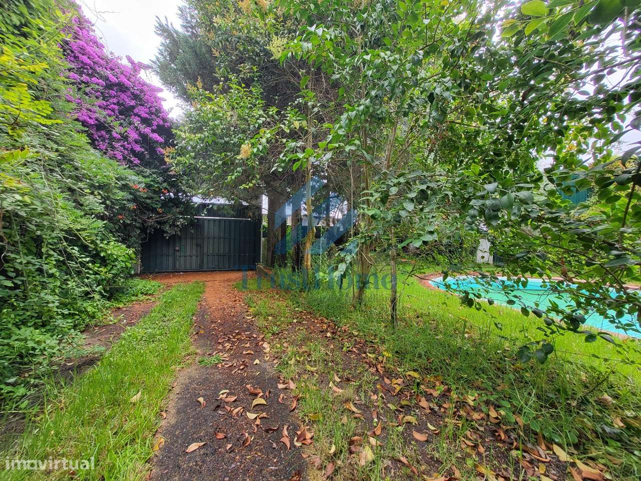 MoradiaV5 com jardim, piscina e ginásio no centro de Coruche-55