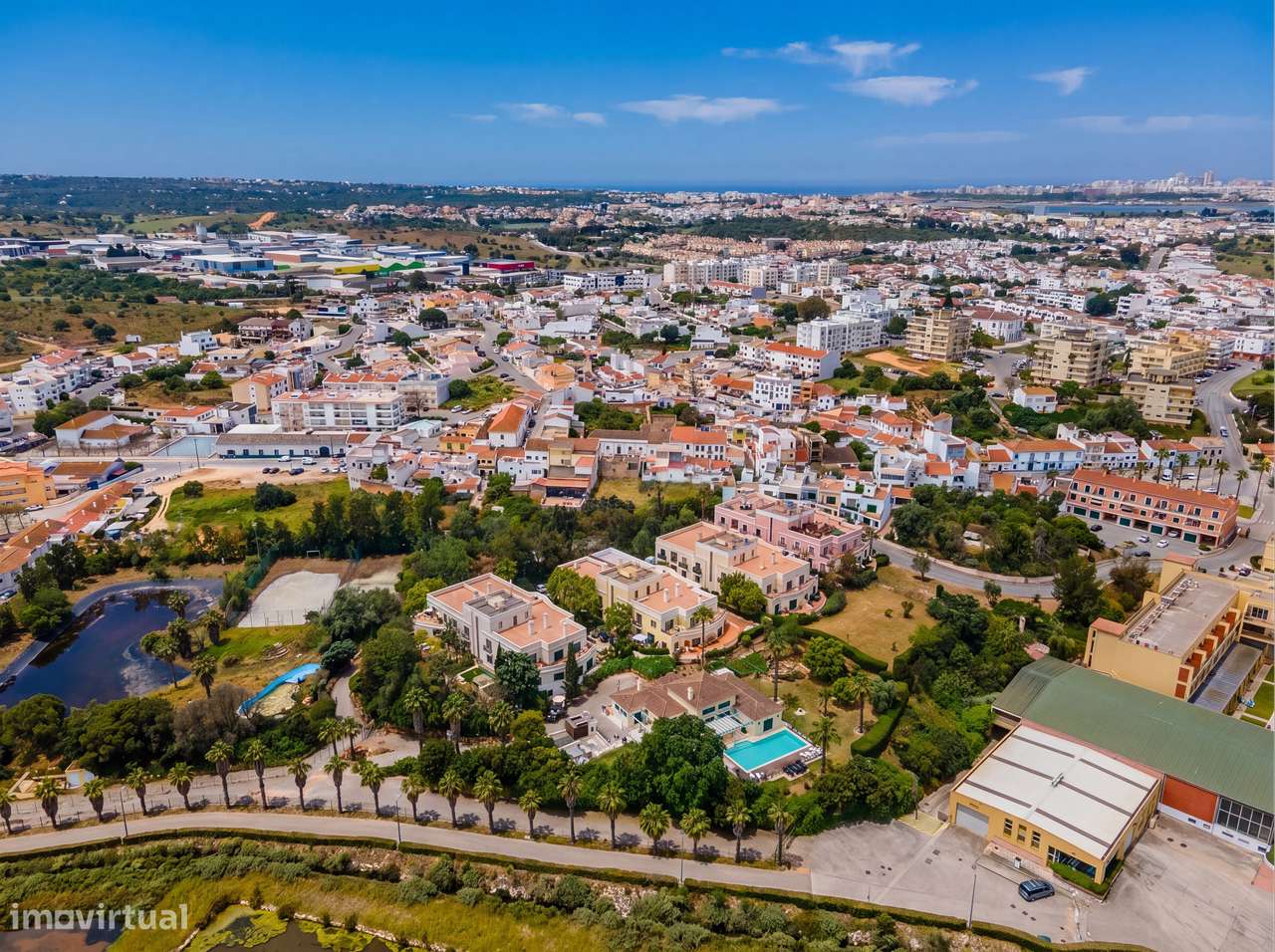 Apartamento T2 Moderno com Rooftop Privado & Vistas Panorâmicas-27