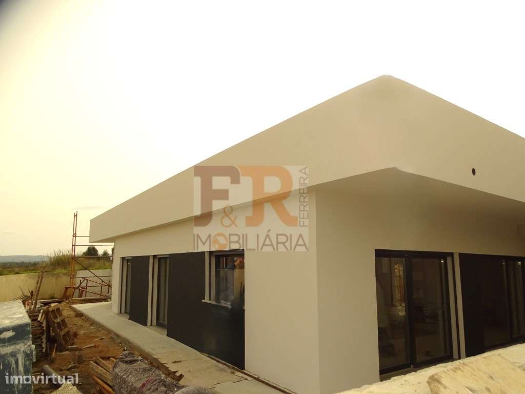 Moradia Isolada Térrea T4 com Garagem - Quinta do Anjo Palmela-42