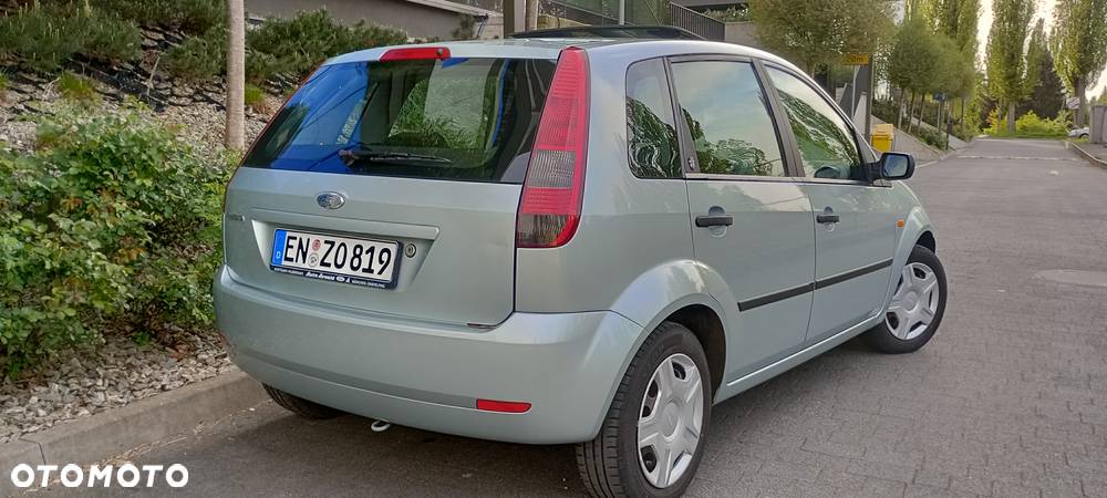 Ford Fiesta 1.4 Ghia - 30