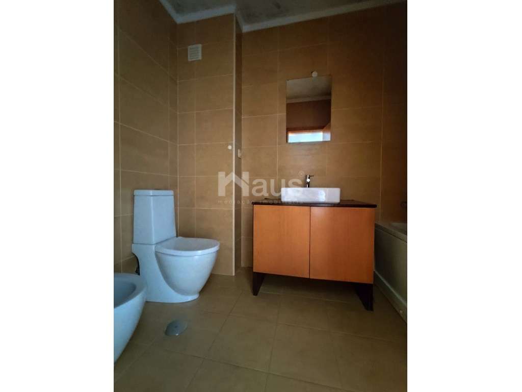 T3 com varanda Garagem e 1 lugar de parqueamento - Vila Serena-17