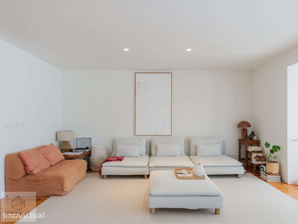 Apartamento T4 com garagem e terraço em Belem-1