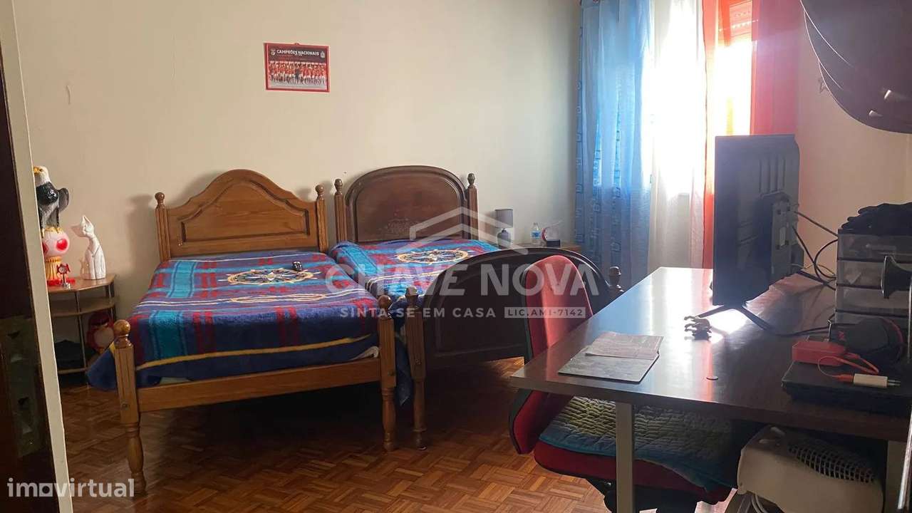 Apartamento T2 virado Poente c/lugar de garagem-7