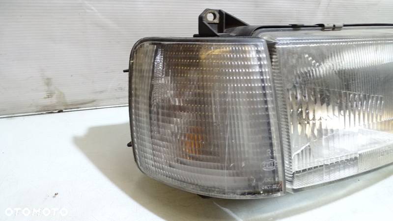 LAMPA PRAWA PRZEDNIA VOLKSWAGEN PASSAT 2.0 133480 - 2