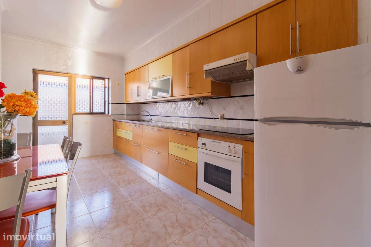 Apartamento T2 com Garagem e Sótão em Alcobaça - Excelente Oportunidad - Grande imagem: 4/18