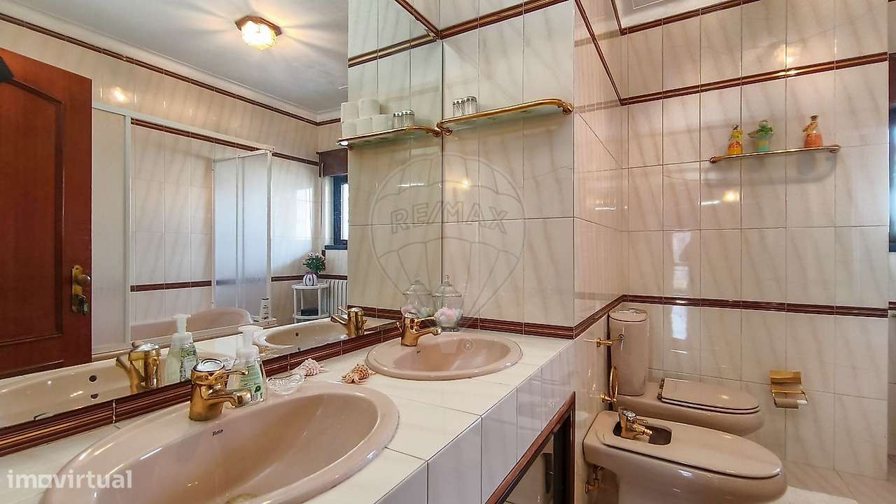 Moradia T6 para venda-22