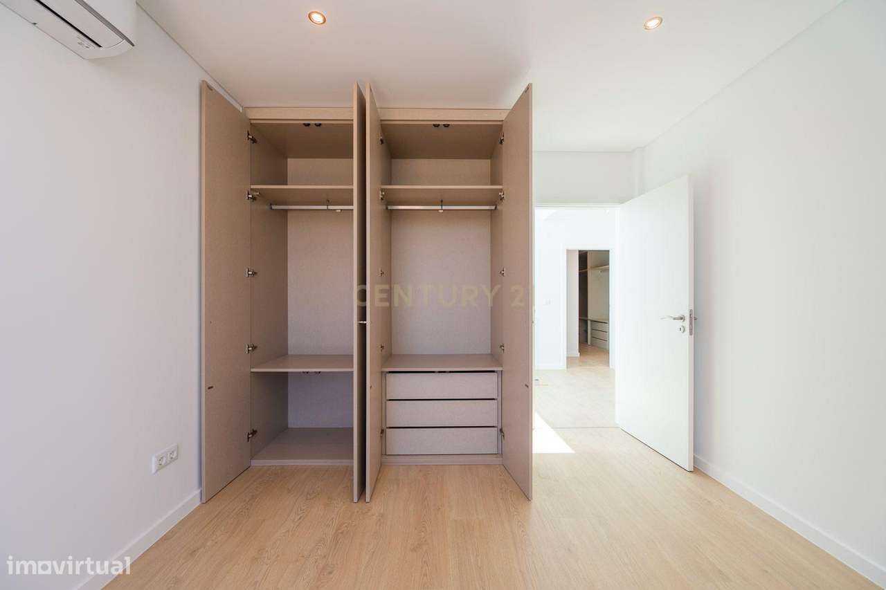 Sintra - Bolembre , moradia T4 nova, construção moderna e linhas conte-42