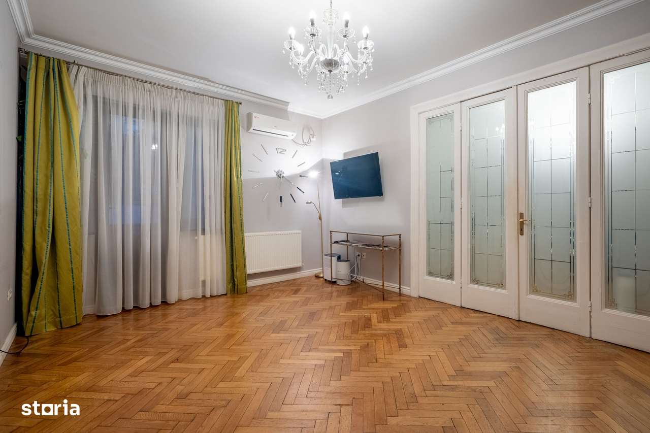 Apartament elegant cu 3 camere in vila  si acces la gradina, in Doroba-14