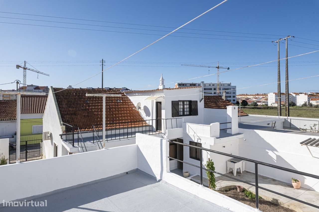 Moradia T2+1, c/ Garagem, Bairro do Areias – Montijo-18