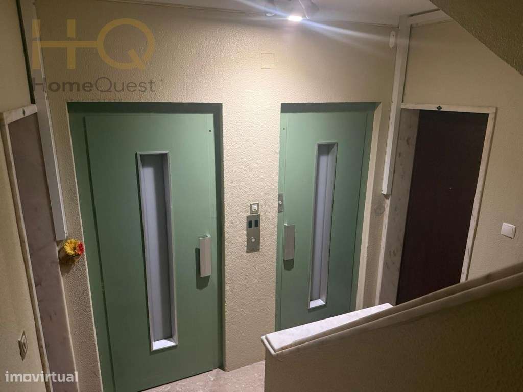 Apartamento T2 remodelado no centro de Oeiras-12