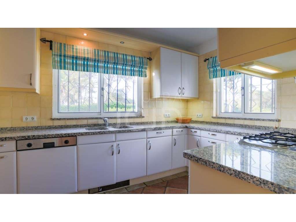 Fantástica Moradia Isolada T4 Frente ao Golfe, Totalmente Remodelad...-27
