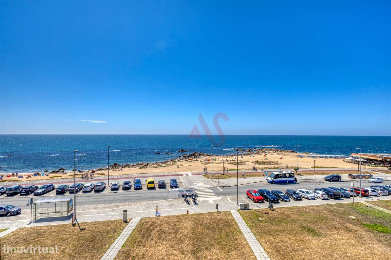 Penthouse Duplex Exclusiva em Frente à Praia de Salgueiros – na Primei-42