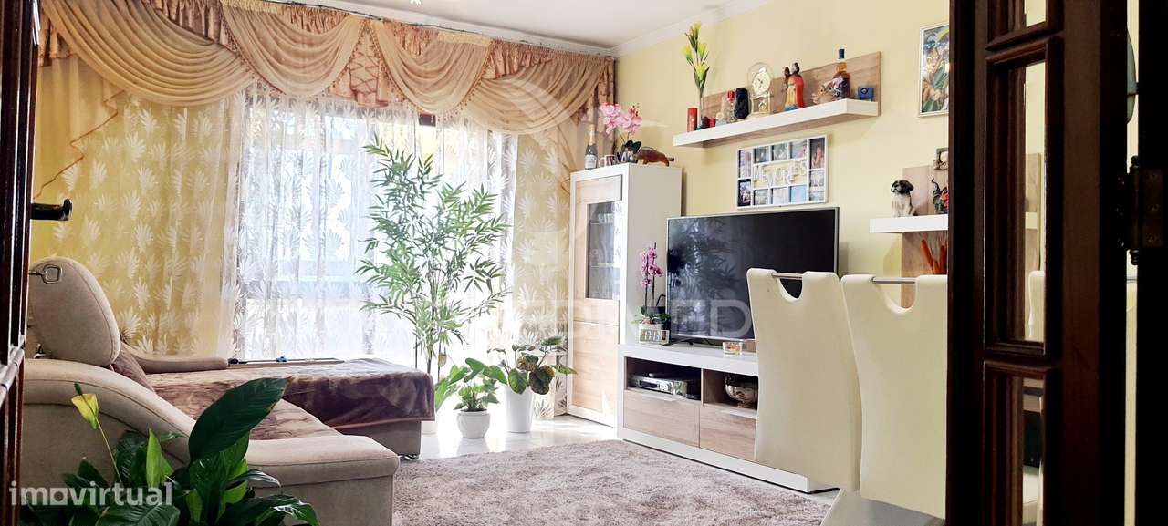 Apartamento T2+1 com 2 Garagens Box, em Águas Santas, Maia