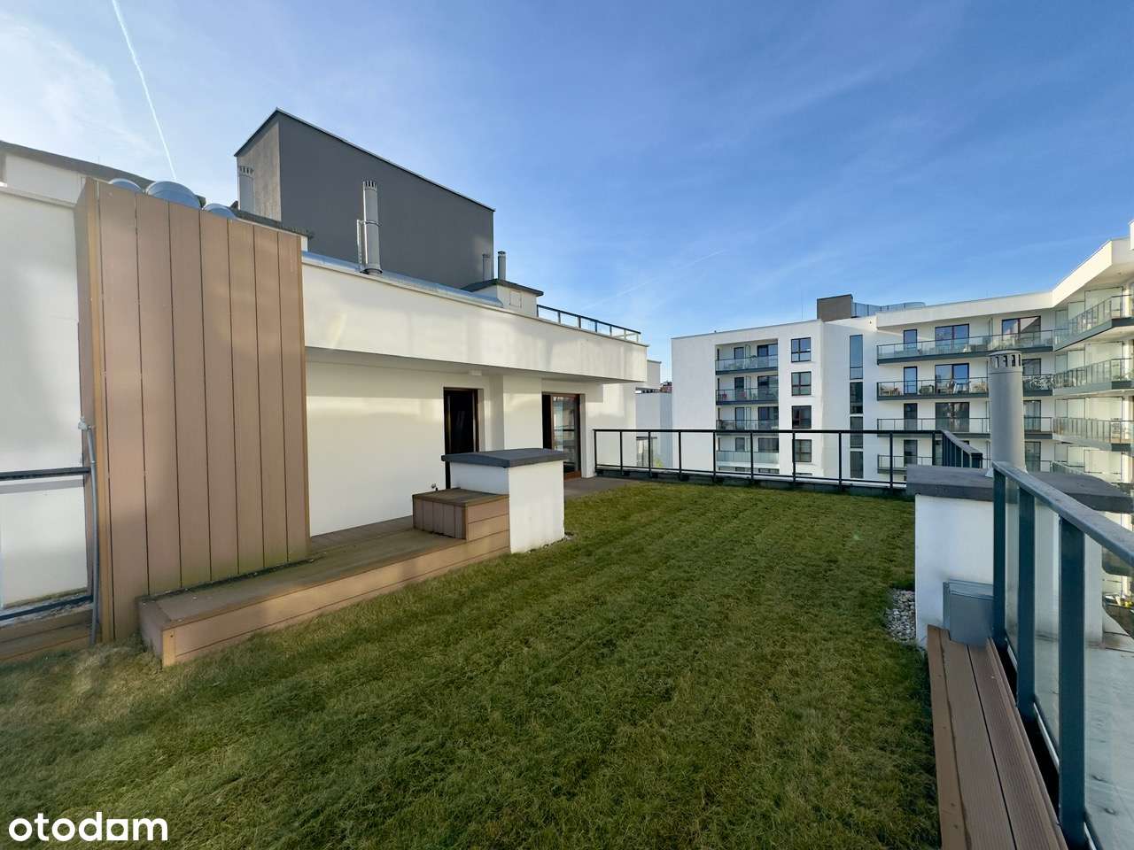 3-pokojowe mieszkanie zielonym tarasem na dachu!-0