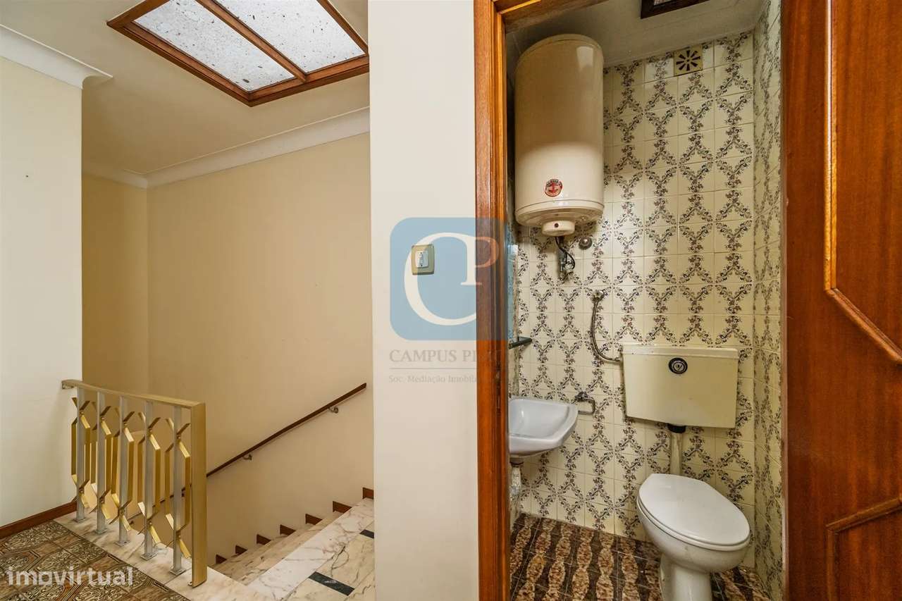 Moradia com dois apartamentos independentes em Vila Nova de Gaia-8
