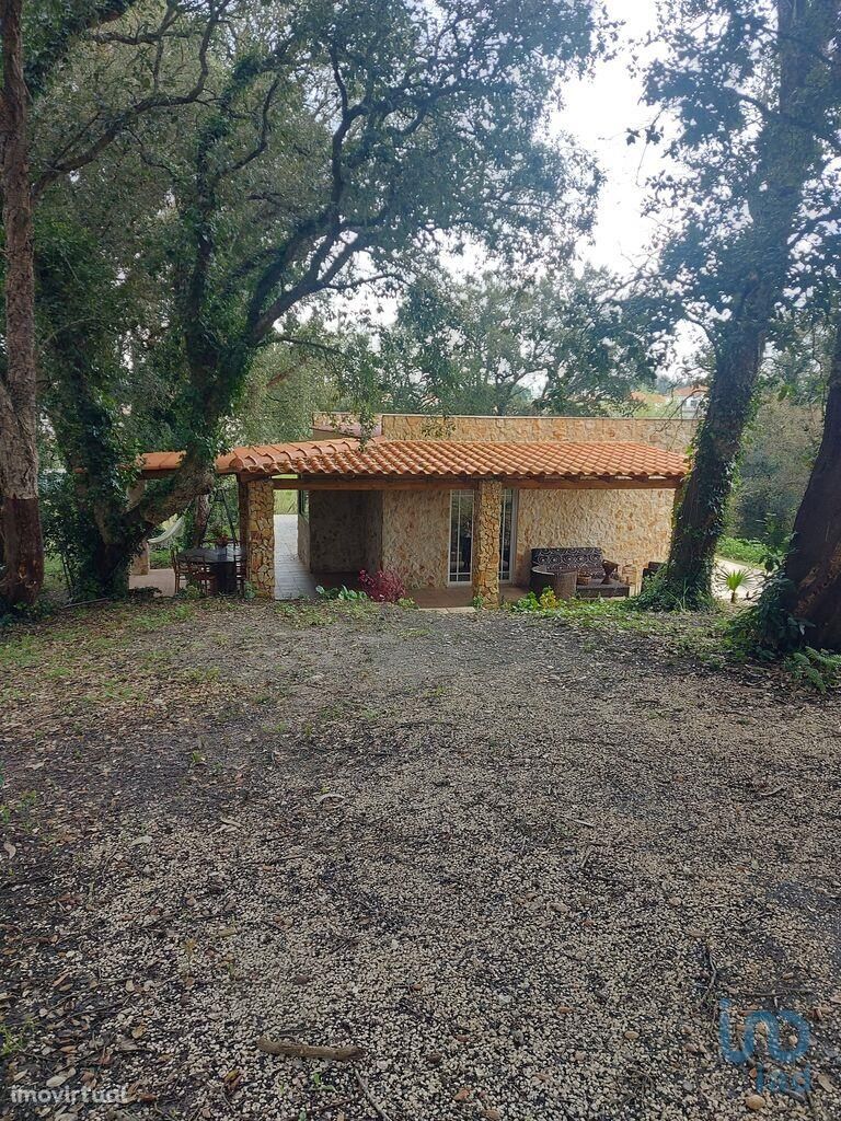 Casa de aldeia T2 em Leiria de 181,00 m2