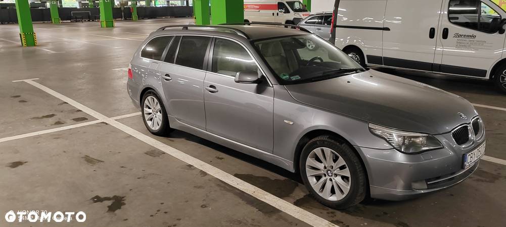 BMW Seria 5 530d xDrive Touring - 1