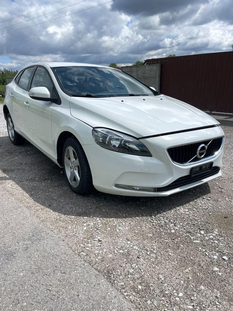Volvo V40 II (2012-) D2 Kinetic 2017