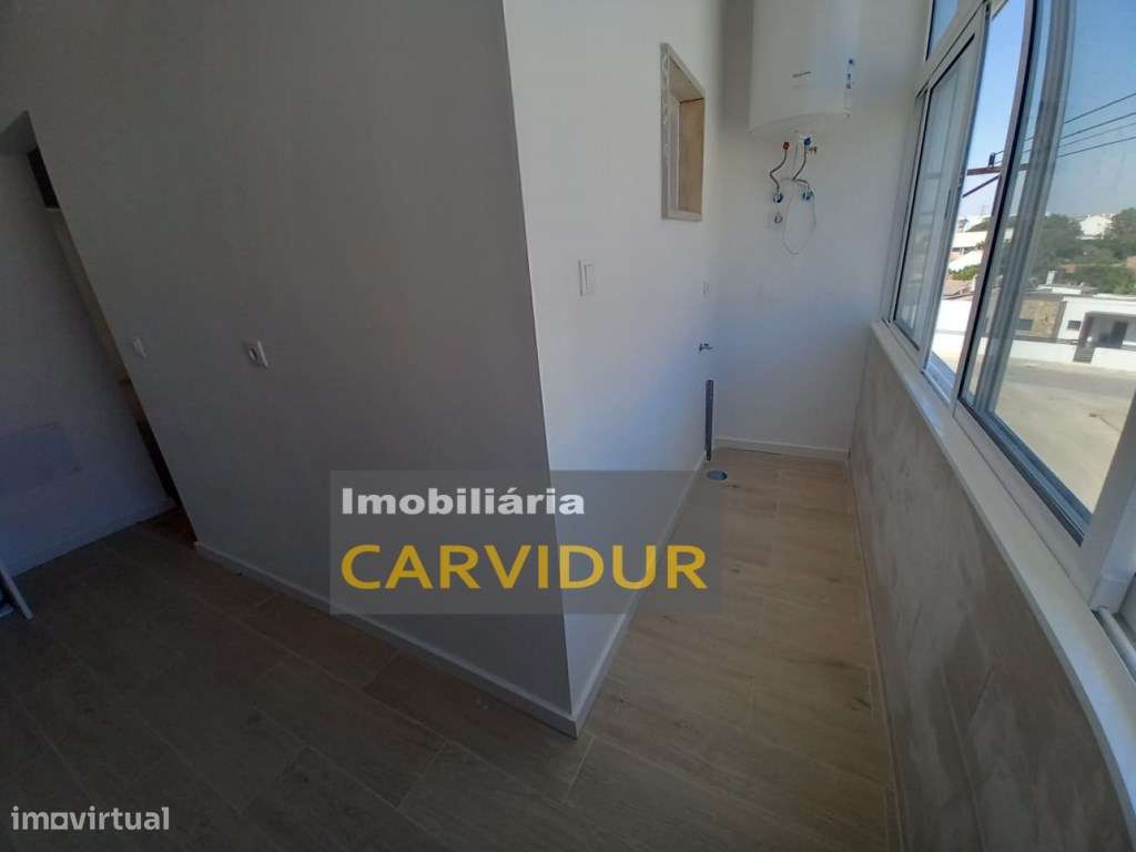 Baixa da Banheira T2 totalmente remodelado-9