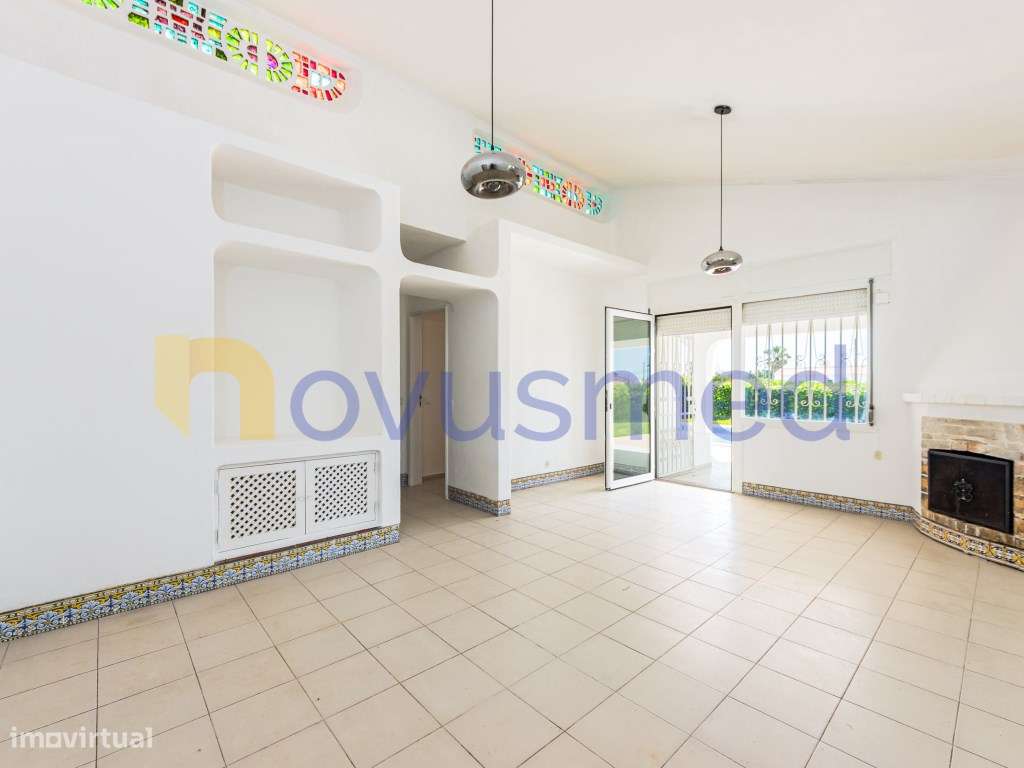 Moradia com Piscina na Zona Premium Areias São João, Albufeira-17