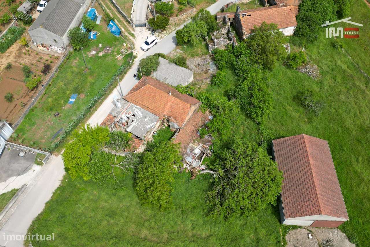 Moradia T3 para reconstrução em Crespos, S. Mamede-22