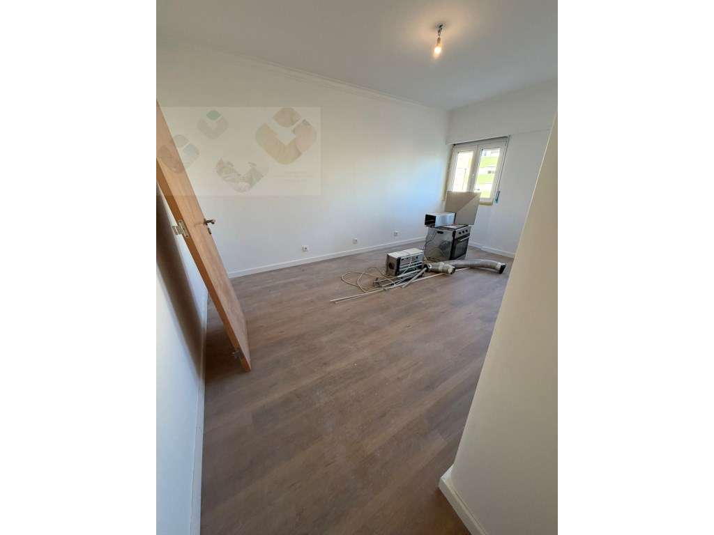 Amadora Urb. Quinta do Borel, T3, Remodelado, r/chão, Oportunidade!!!!-8