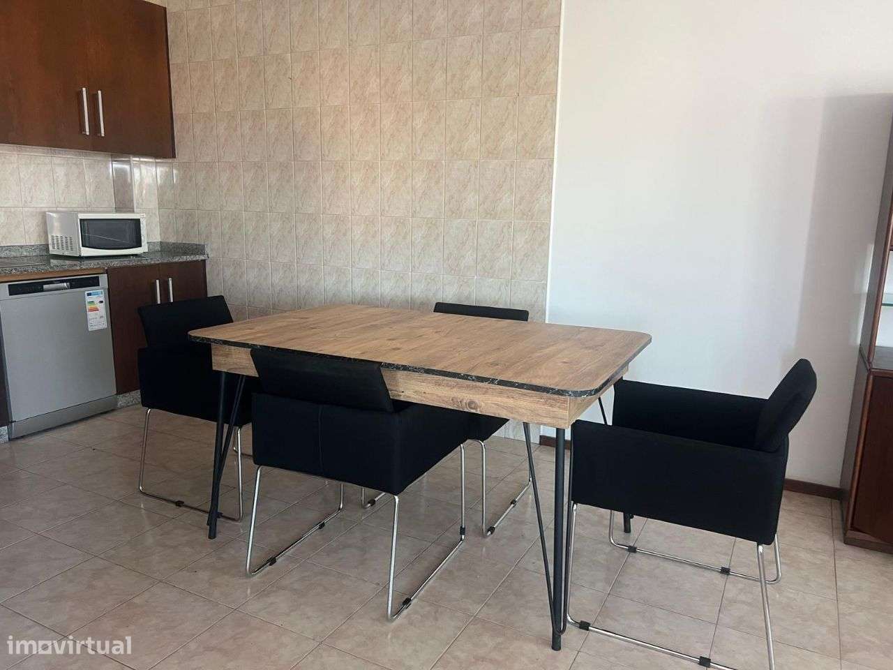 Arrendamento andar moradia t2 2ª linha de mar - Grande imagem: 3/17