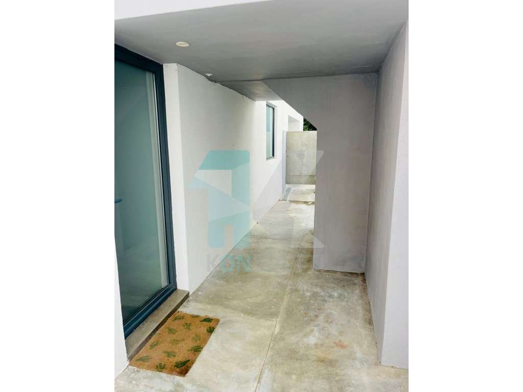 Moradia T3 + T2 em São João do Estoril - Alapraia-44