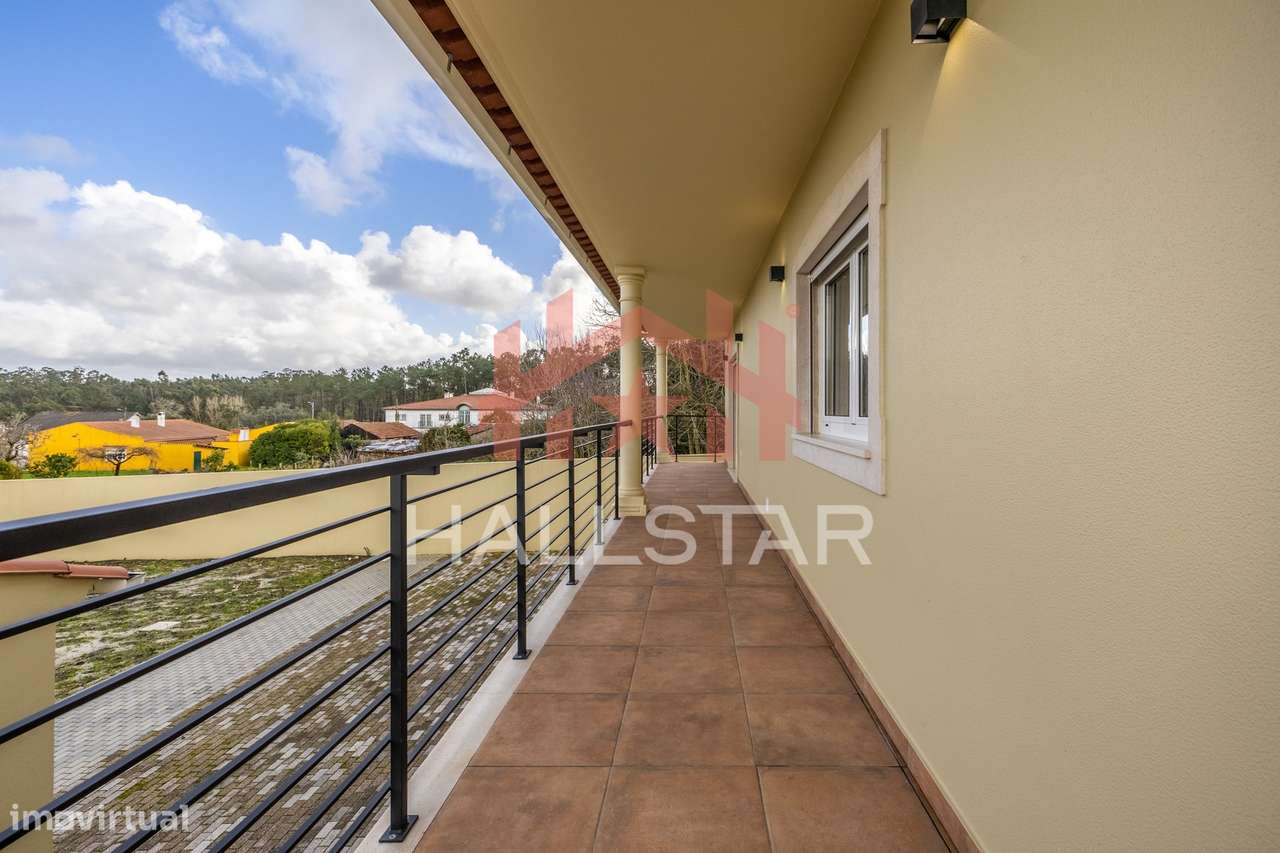 Moradia de Luxo T4 / Lote com 890m² / Marinha Grande-44