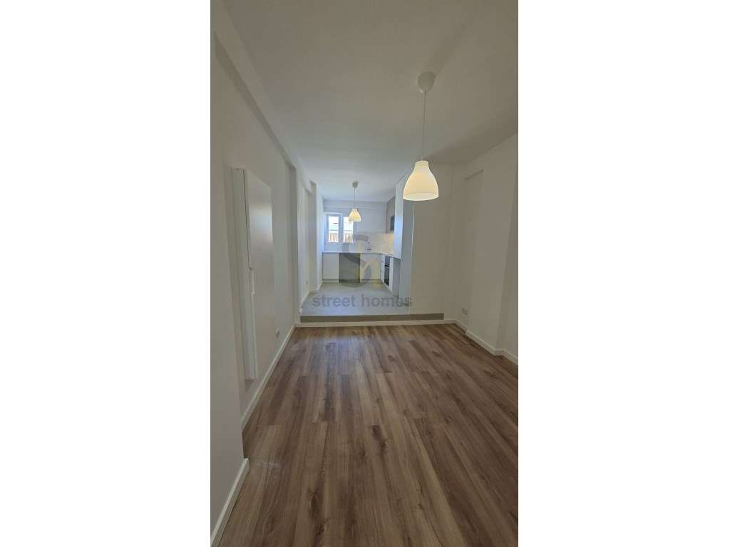 T1 Remodelado na Venteira - Junto ao Metro - Grande imagem: 4/13