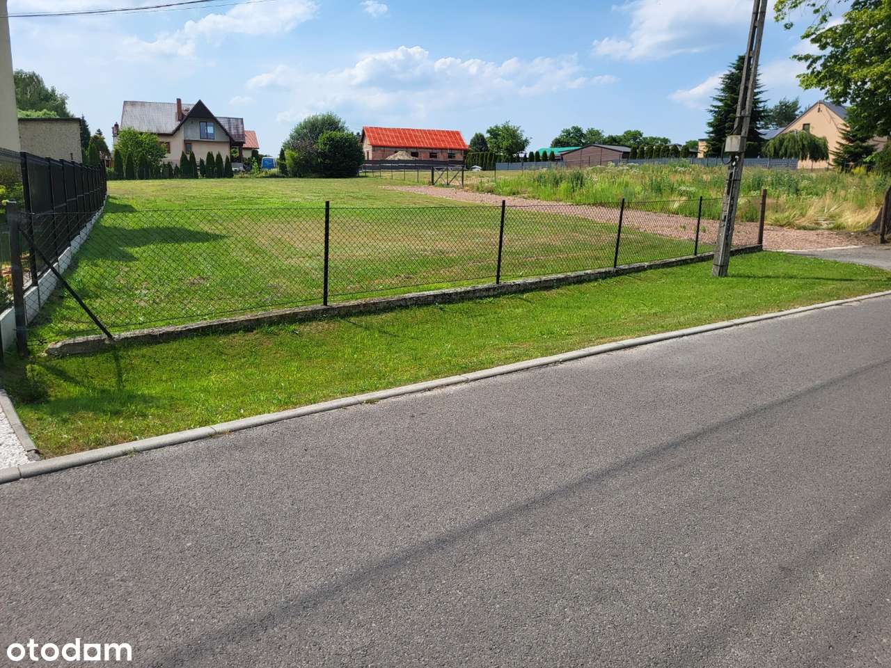 Działka budowlana z wszystkimi możliwymi mediami . REZERWACJA-0