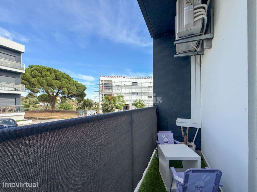 Apartamento T3 Semi-Novo, c/ Garagem - em Constância-35
