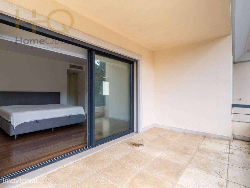 Moradia T4+2 Bairro da Martinha-51