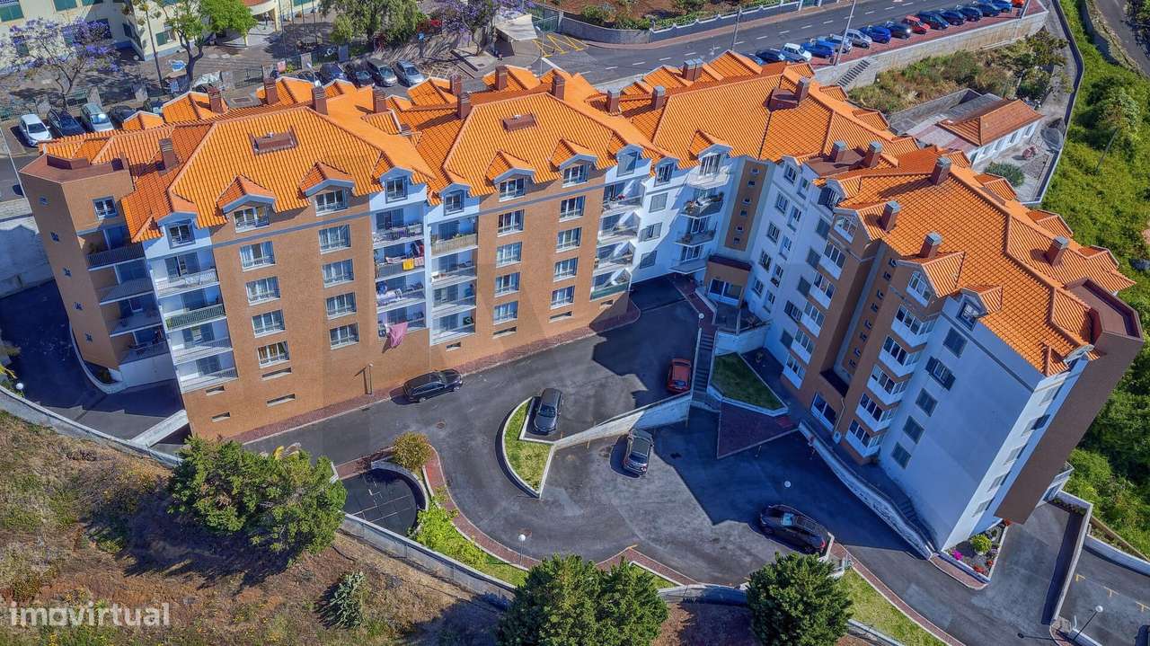 Vista Mar Soberba: Apartamento T2 no Último Andar – Caniço, Madeira-17