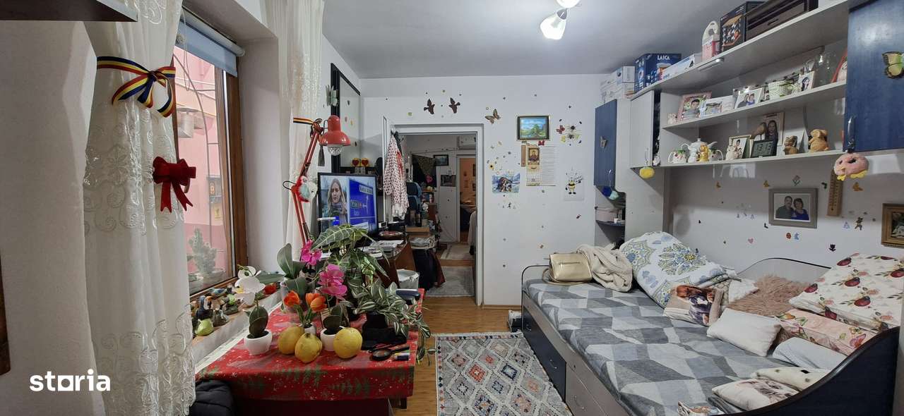 Casă versatilă – acces dublu, ideal locuință sau activitate comercială - Imagine principală: 5/10