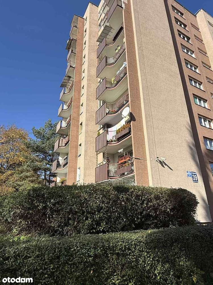 3 lub 4 pokojowe mieszkanie do remontu z balkonem, Os. Dywizjonu 303-9